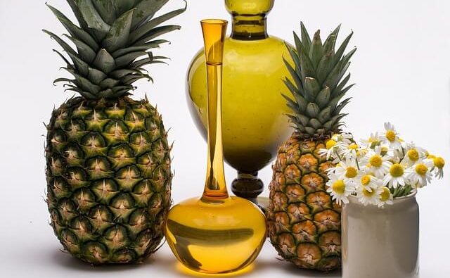 Ananas, rumianek i dwie amfory