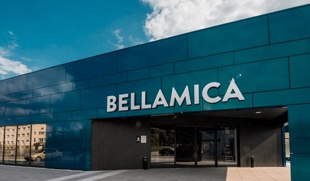 Budynek salonu z łazienkami Bellamica
