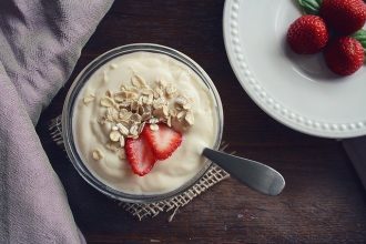 Jogurt z truskawkami